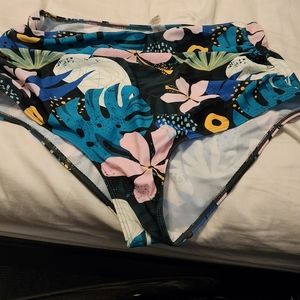 Cupshe swimsuit bottom large